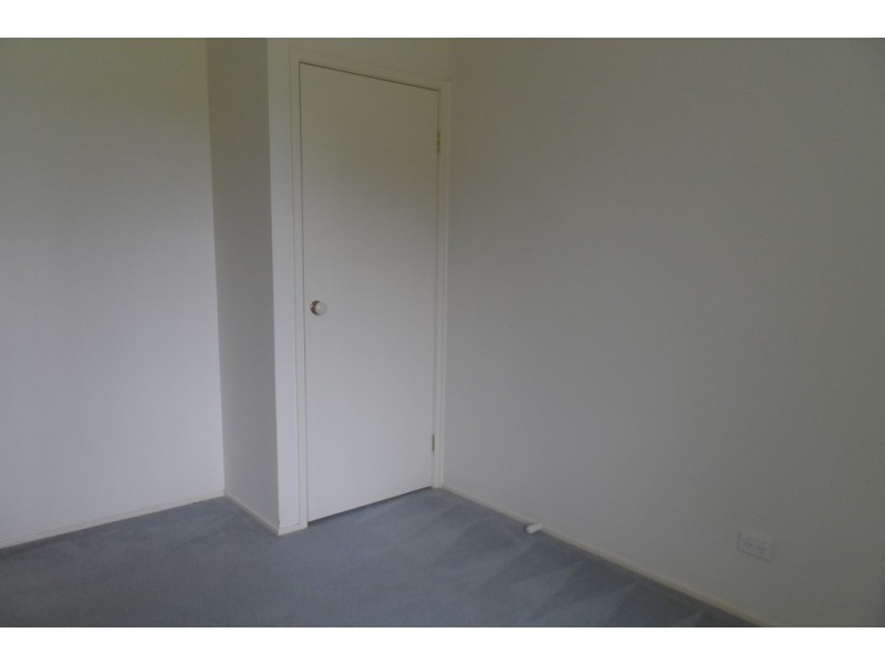 8 KEMBLA CLOSE, Nowra NSW 2541