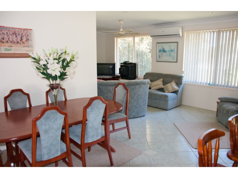 27 Durnford Place, St Georges Basin NSW 2540