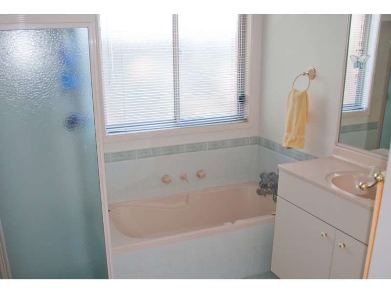 27 Durnford Place, St Georges Basin NSW 2540