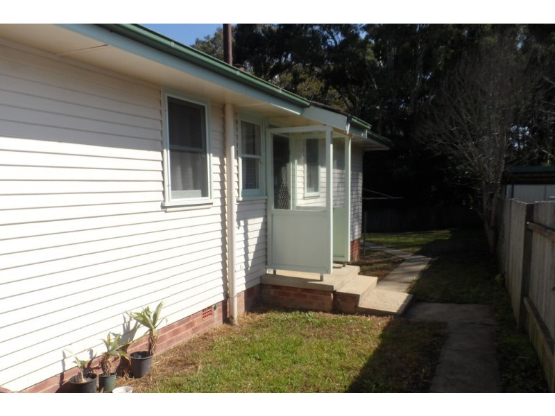15 Queenborough Street, Nowra NSW 2541