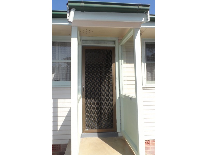 15 Queenborough Street, Nowra NSW 2541
