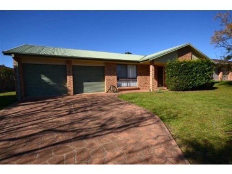 24 GOLDEN CANE AVENUE, North Nowra NSW 2541