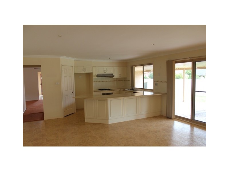 6 Liberty Road, Worrigee NSW 2540