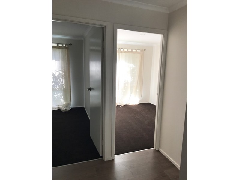 17 Riverside Esplanade, Basin View NSW 2540