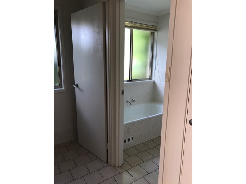 17 Riverside Esplanade, Basin View NSW 2540