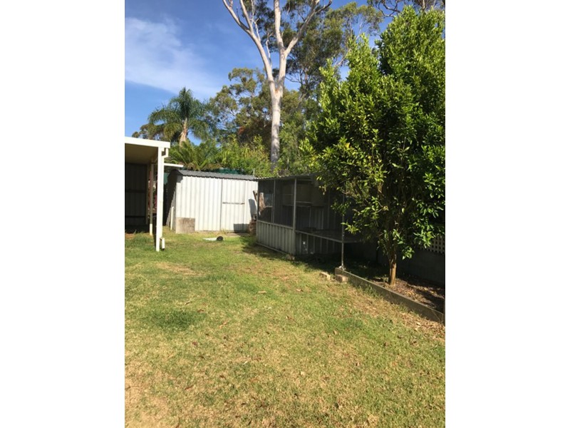 17 Riverside Esplanade, Basin View NSW 2540