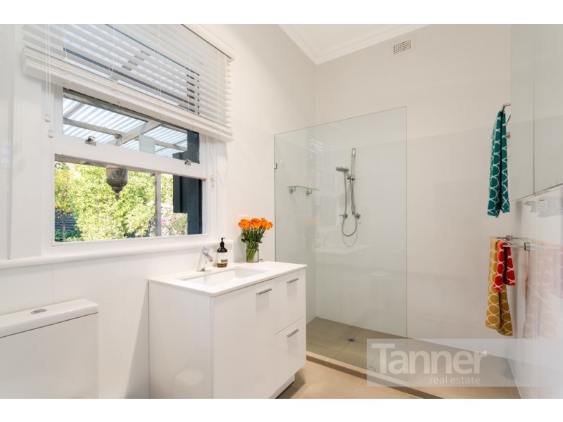 27A Farnham Road, Keswick SA 5035