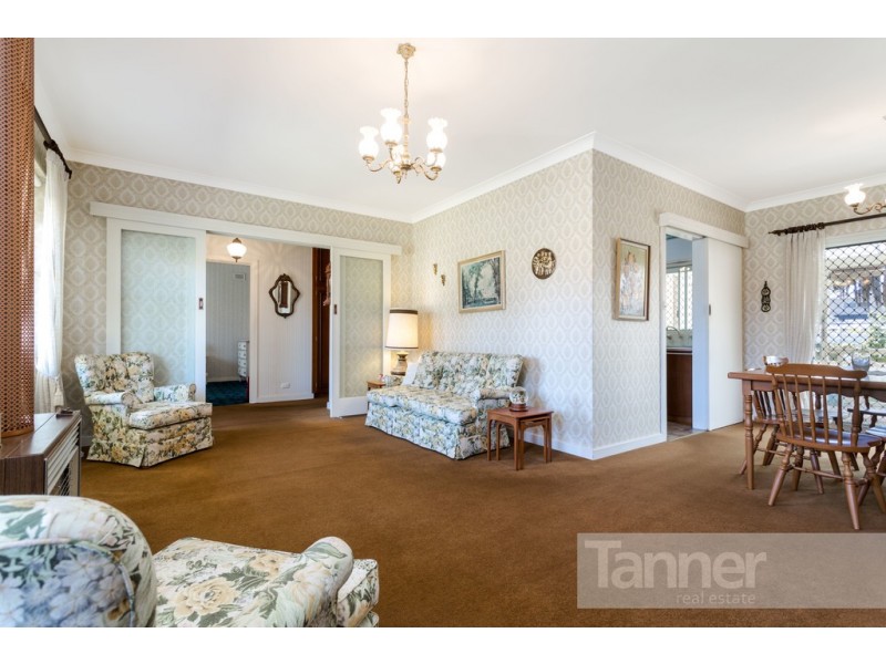 60 Downing Street, Hove SA 5048