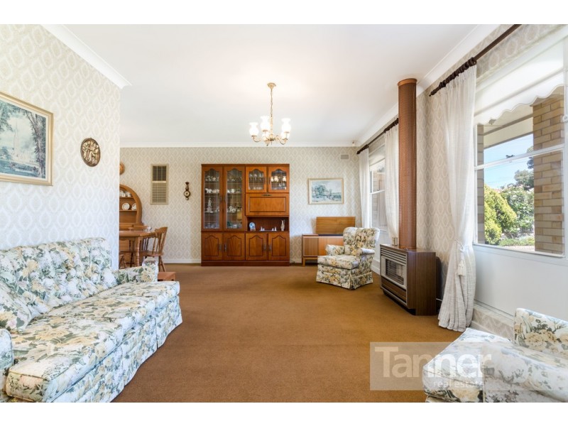 60 Downing Street, Hove SA 5048