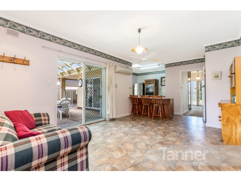 60 Downing Street, Hove SA 5048