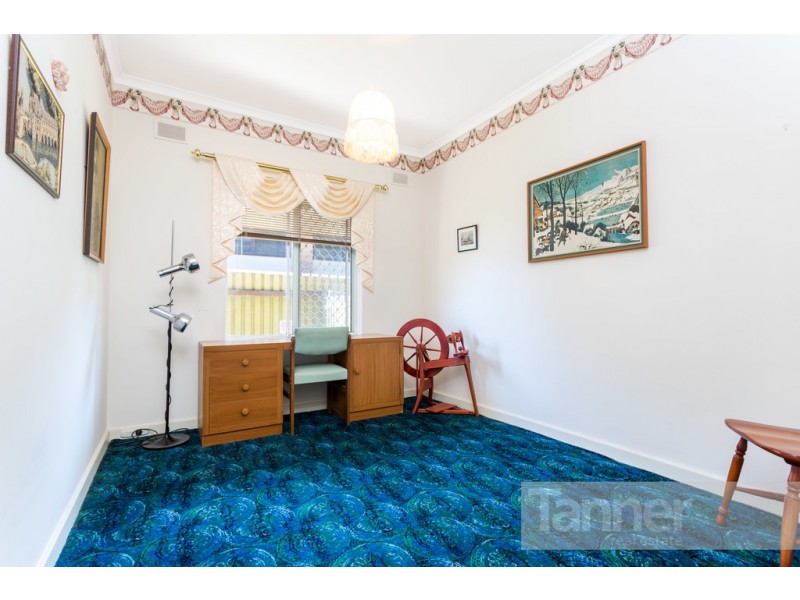 60 Downing Street, Hove SA 5048