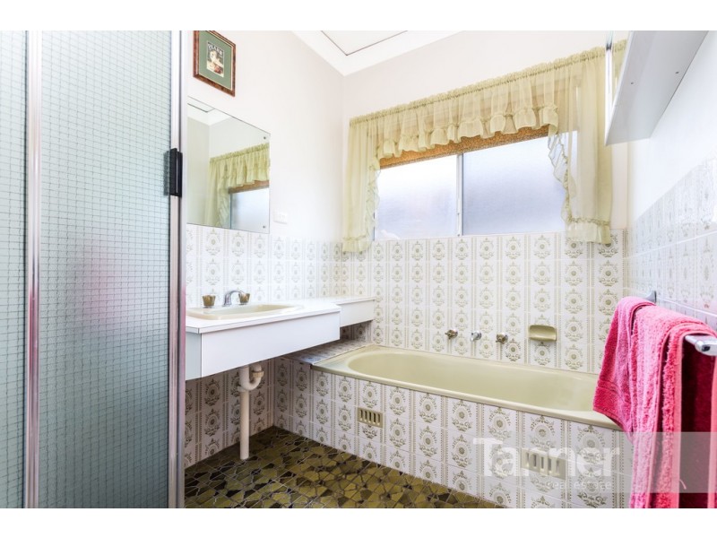 60 Downing Street, Hove SA 5048