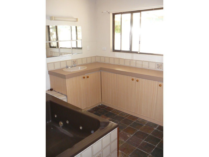 6 Alfred Place, Port Willunga SA 5173
