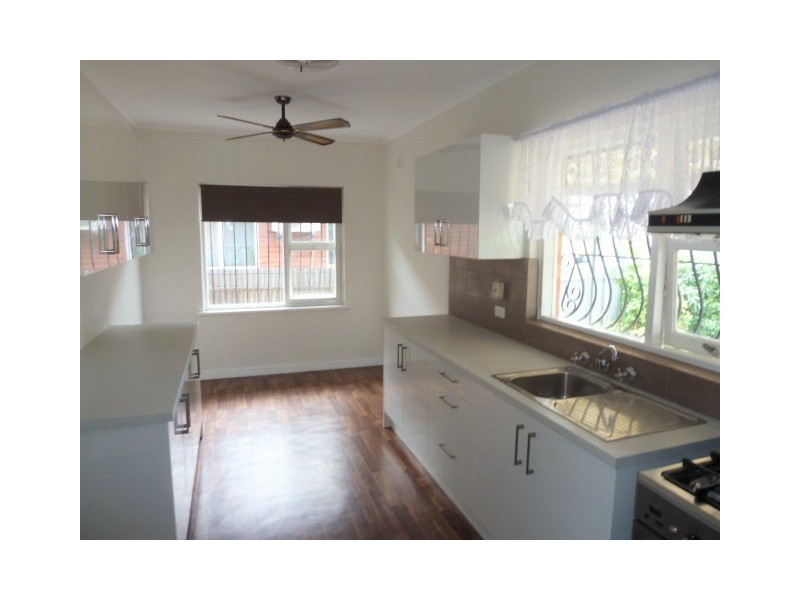 27 Deepdene Ave, Mitchell Park SA 5043