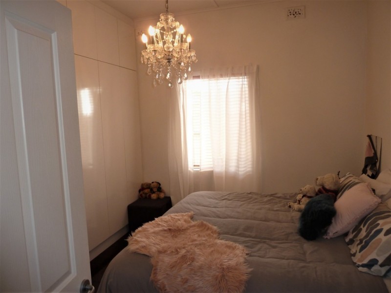 22 Farnham Road, Keswick SA 5035