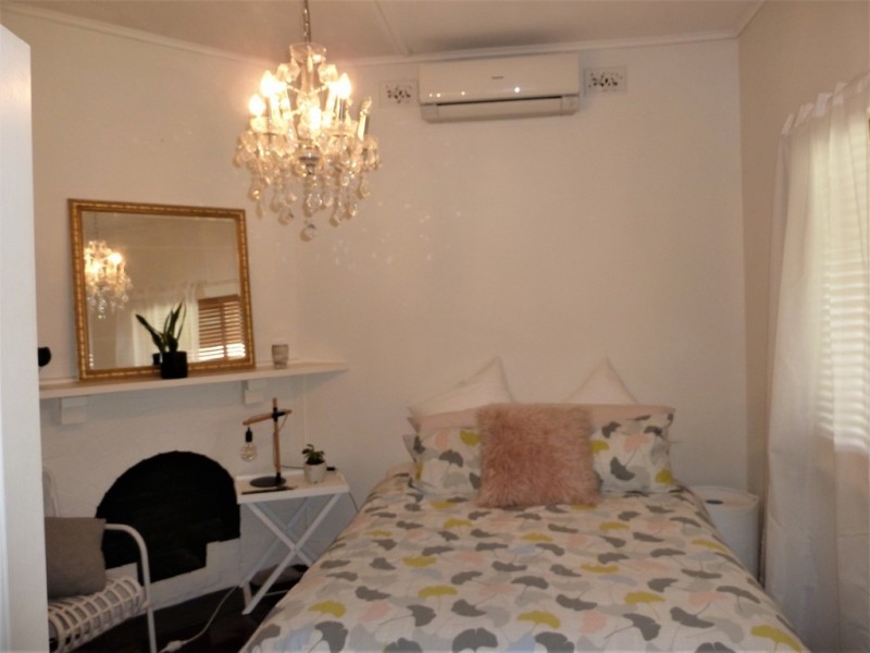 22 Farnham Road, Keswick SA 5035