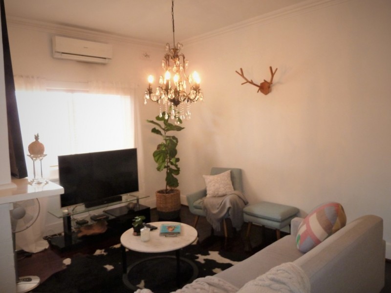 22 Farnham Road, Keswick SA 5035