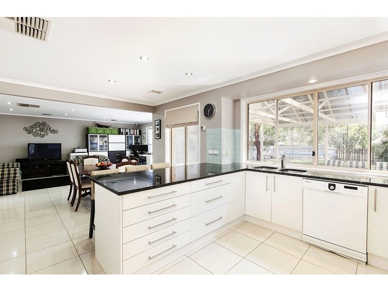 1 St Ives Way, Onkaparinga Hills SA 5163