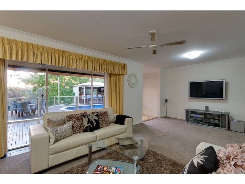 11 Lindsay Terrace, Belair SA 5052