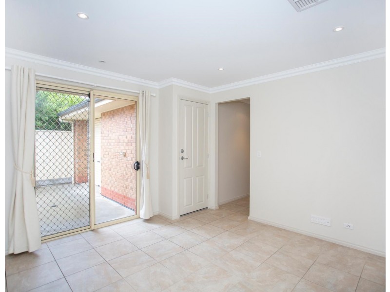 9 Scott Ave, Clovelly Park SA 5042