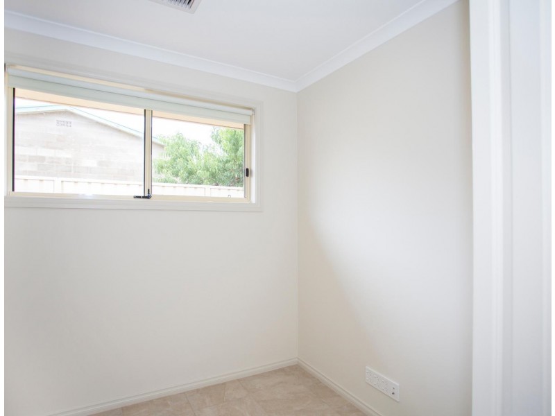 9 Scott Ave, Clovelly Park SA 5042