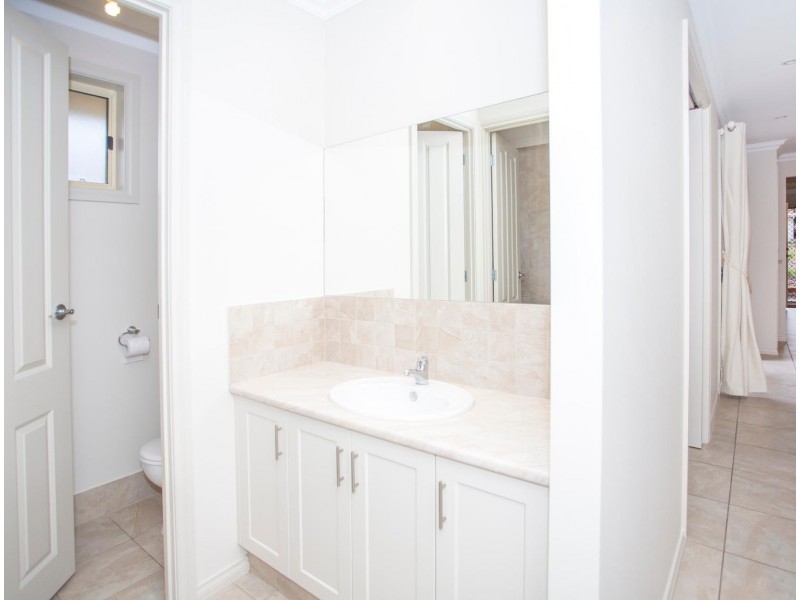 9 Scott Ave, Clovelly Park SA 5042