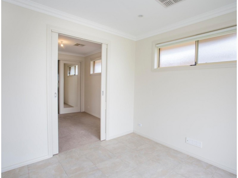 9 Scott Ave, Clovelly Park SA 5042