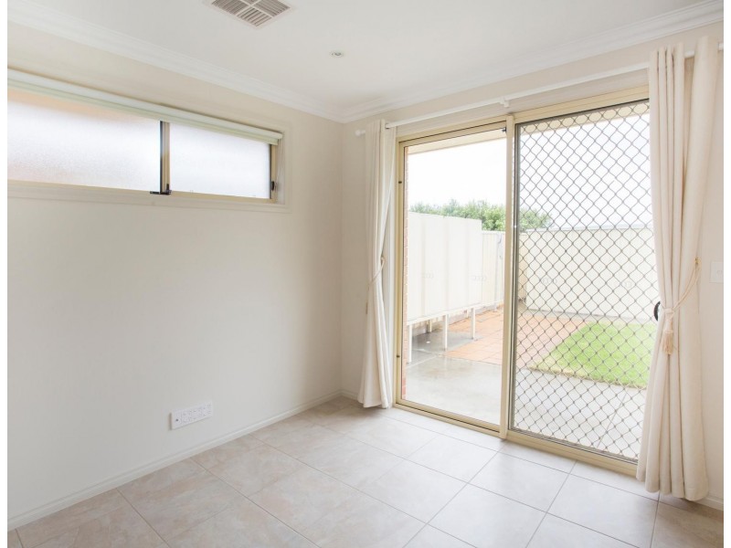 9 Scott Ave, Clovelly Park SA 5042