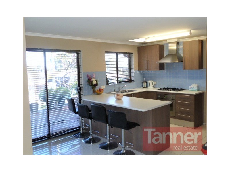 9 Andrew Court, Aberfoyle Park SA 5159