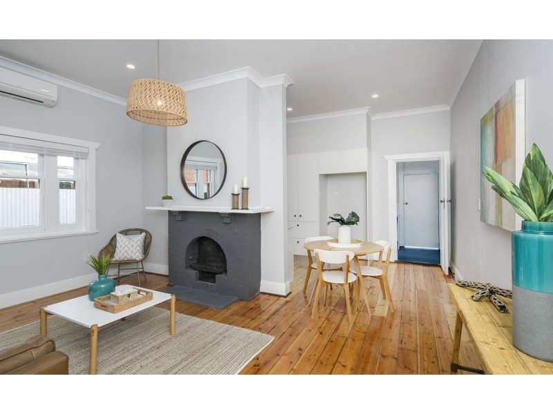 16 Farnham Road, Keswick SA 5035