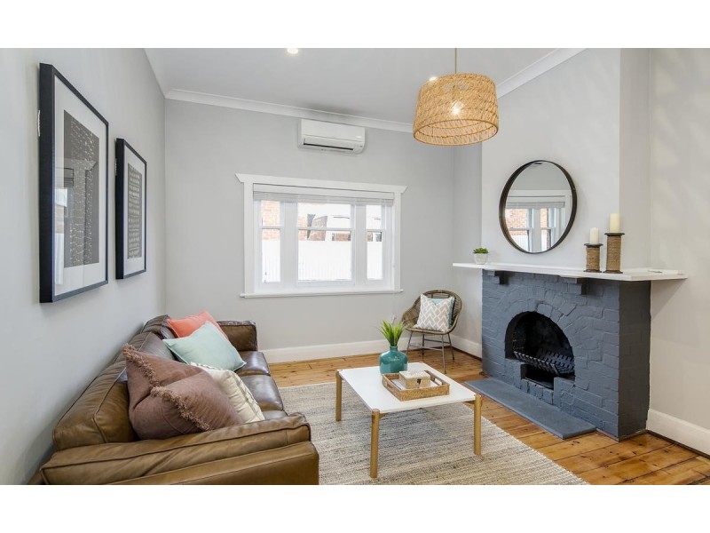 16 Farnham Road, Keswick SA 5035