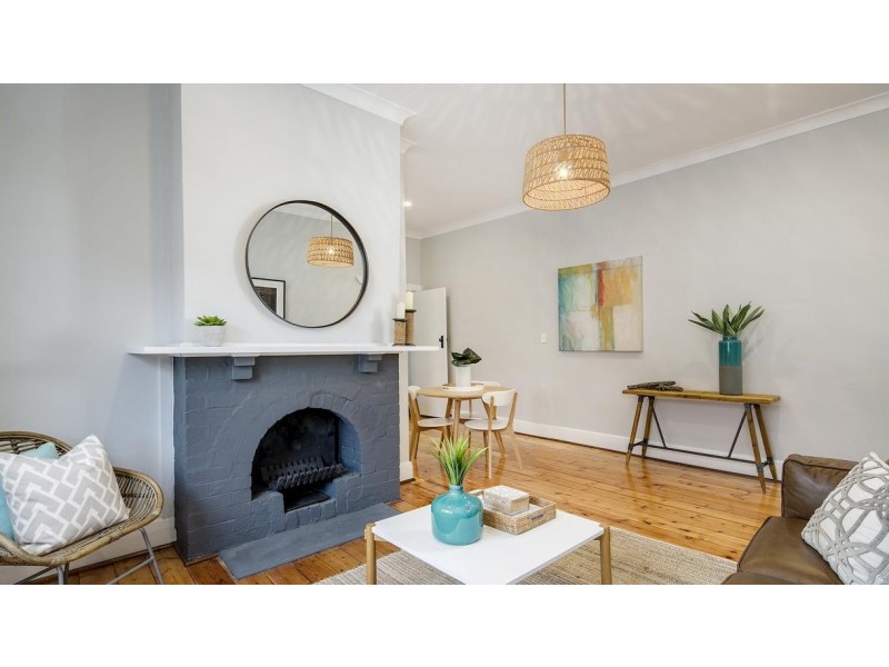 16 Farnham Road, Keswick SA 5035