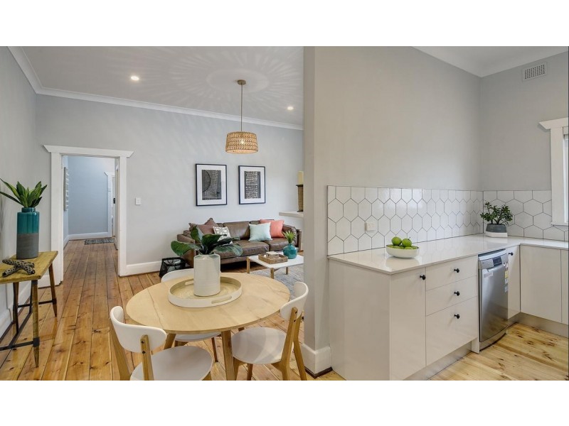16 Farnham Road, Keswick SA 5035