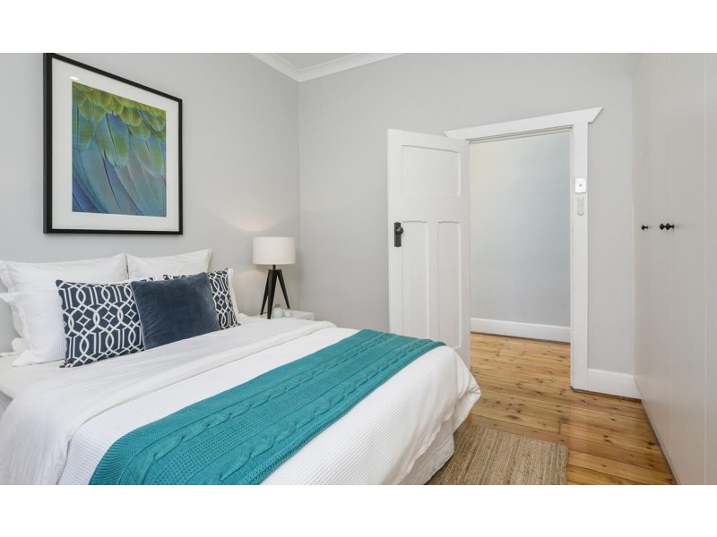 16 Farnham Road, Keswick SA 5035