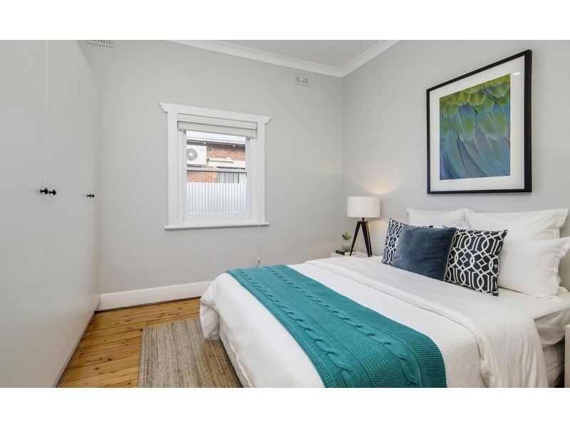 16 Farnham Road, Keswick SA 5035