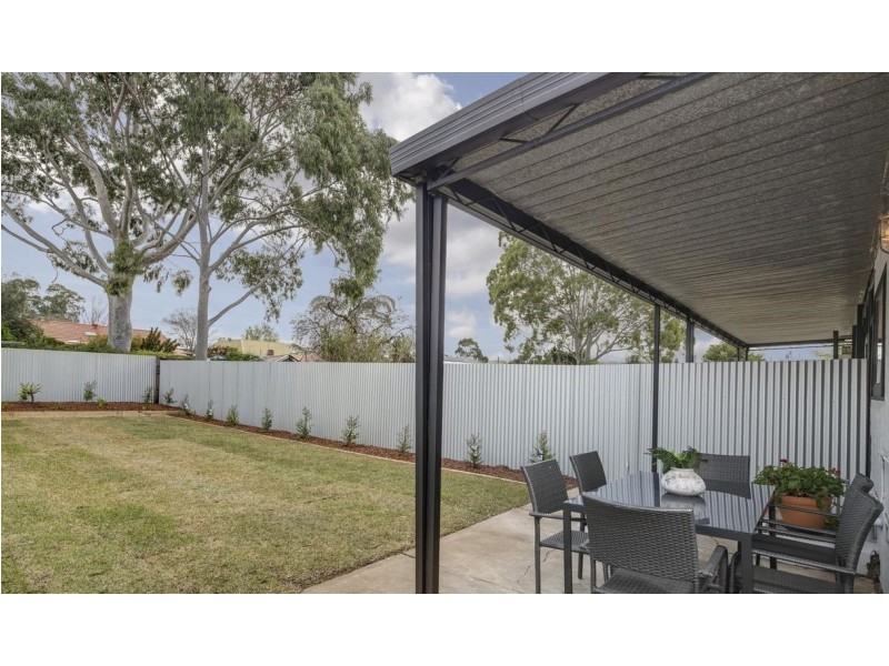 16 Farnham Road, Keswick SA 5035