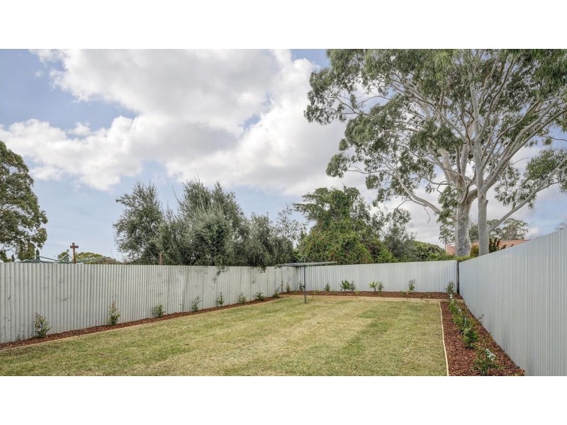 16 Farnham Road, Keswick SA 5035