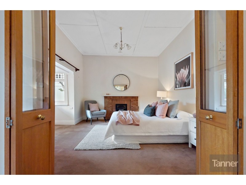 17 Ellesmere Street, Kensington Park SA 5068