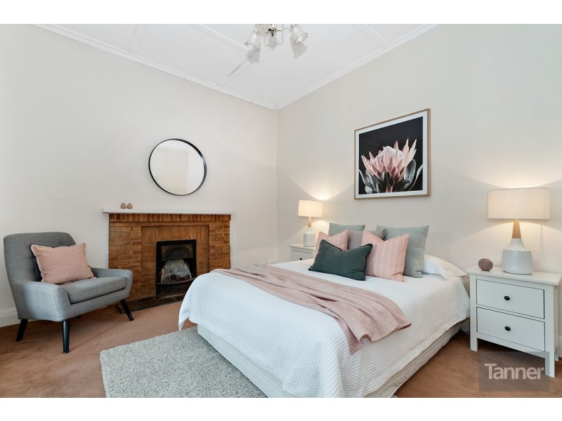 17 Ellesmere Street, Kensington Park SA 5068