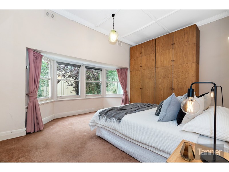 17 Ellesmere Street, Kensington Park SA 5068