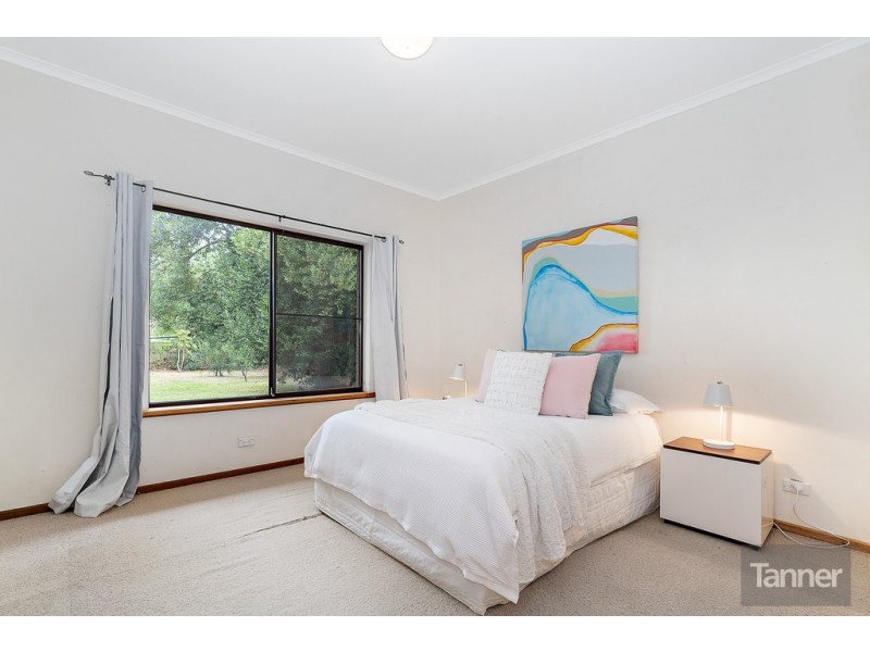 17 Ellesmere Street, Kensington Park SA 5068