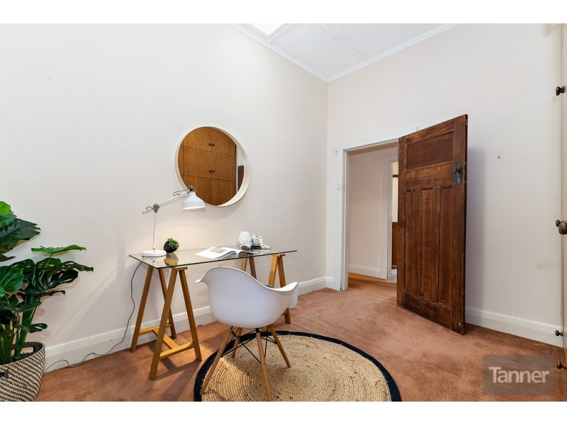 17 Ellesmere Street, Kensington Park SA 5068