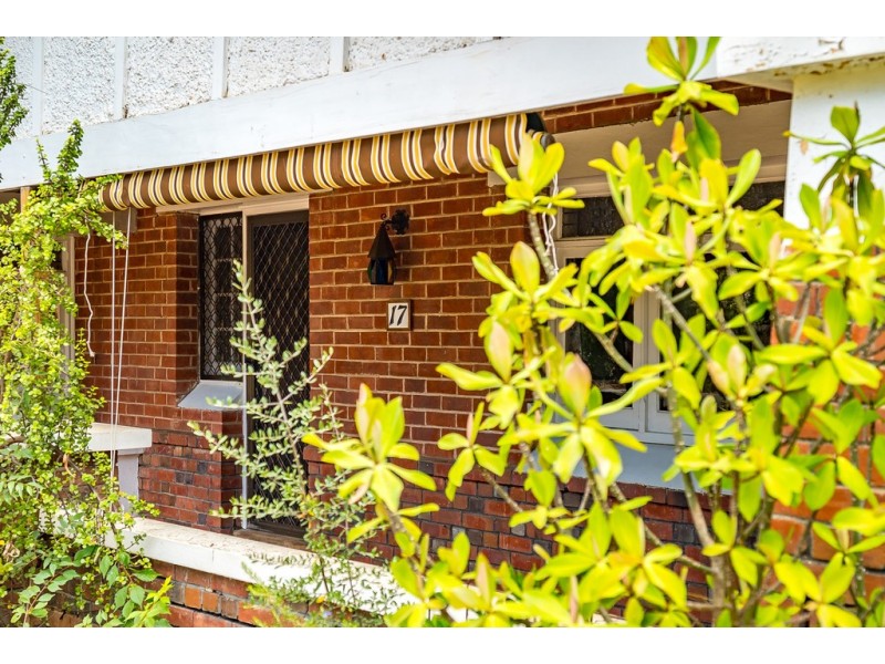 17 Ellesmere Street, Kensington Park SA 5068