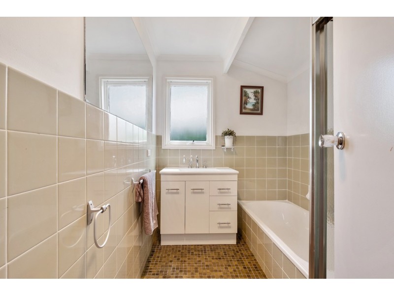 16 Pennant Street, Aberfoyle Park SA 5159