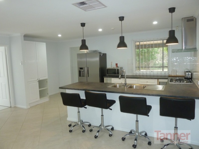 12 Glenview Grove, Seaford Rise SA 5169