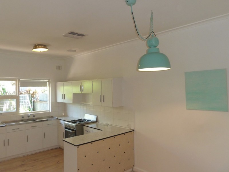 4/10 Giles Ave, Glenelg SA 5045