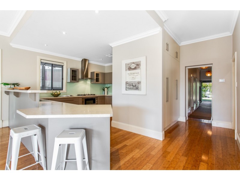 4 Crozier Avenue, Daw Park SA 5041