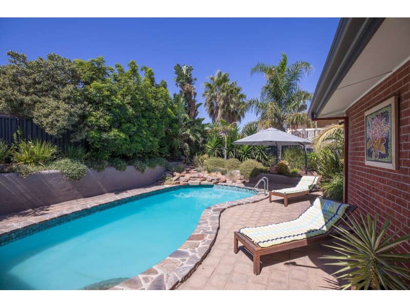 16 Genesta Street, Hallett Cove SA 5158