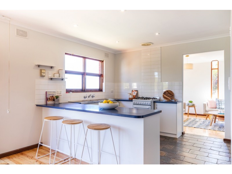 16 Genesta Street, Hallett Cove SA 5158
