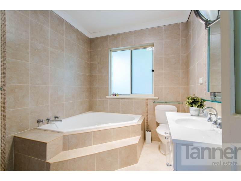 4 Alpha Road, Bellevue Heights SA 5050